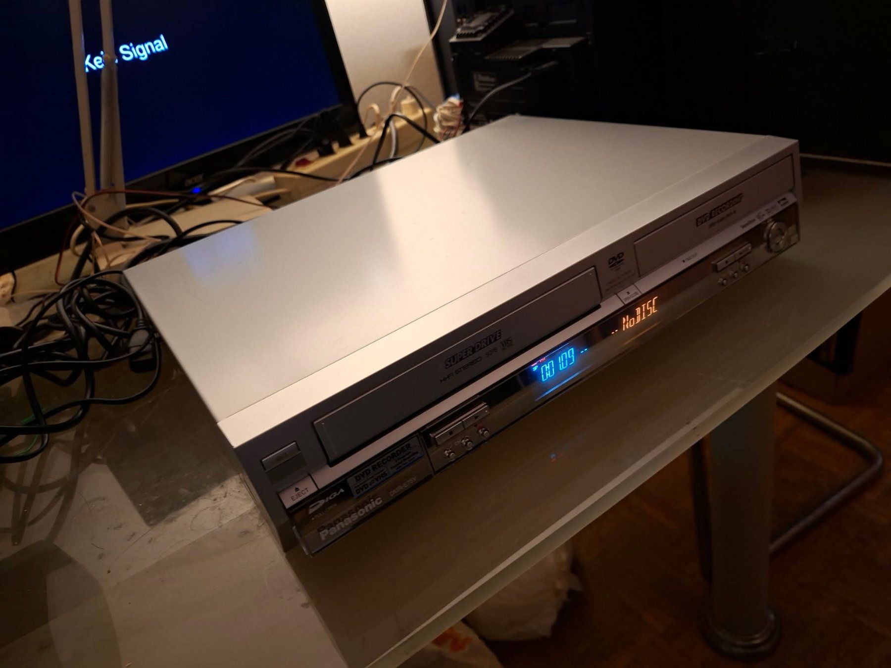 Panasonic Registratori: Panasonic DMR-E75V Kombi  DVD Recorder  und  VHS Recorder – Usato da Wittenbach venduto da Nostalgie1965 9