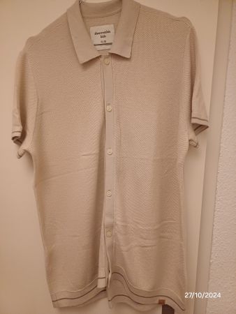 Gestricktes Polo - Marke: Abercrombie Kids - Grösse: 17/18