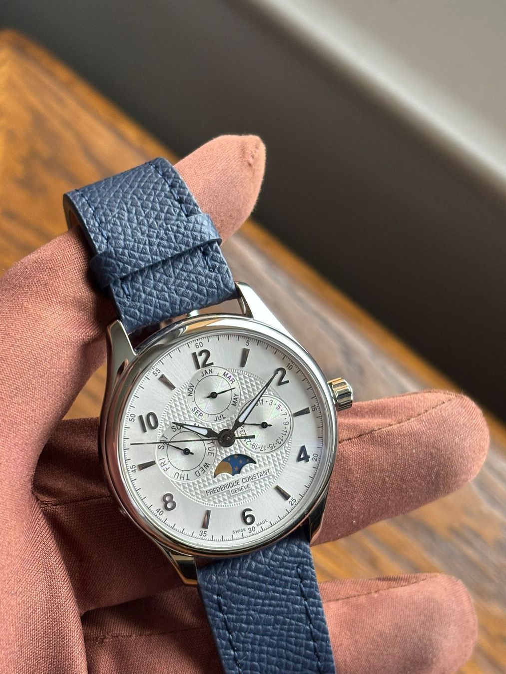 Frederique Constant Orologi: Frederique Constant Runabout Moonphase, Day-Date & Month – Usato da Couvet venduto da max_nj29 1