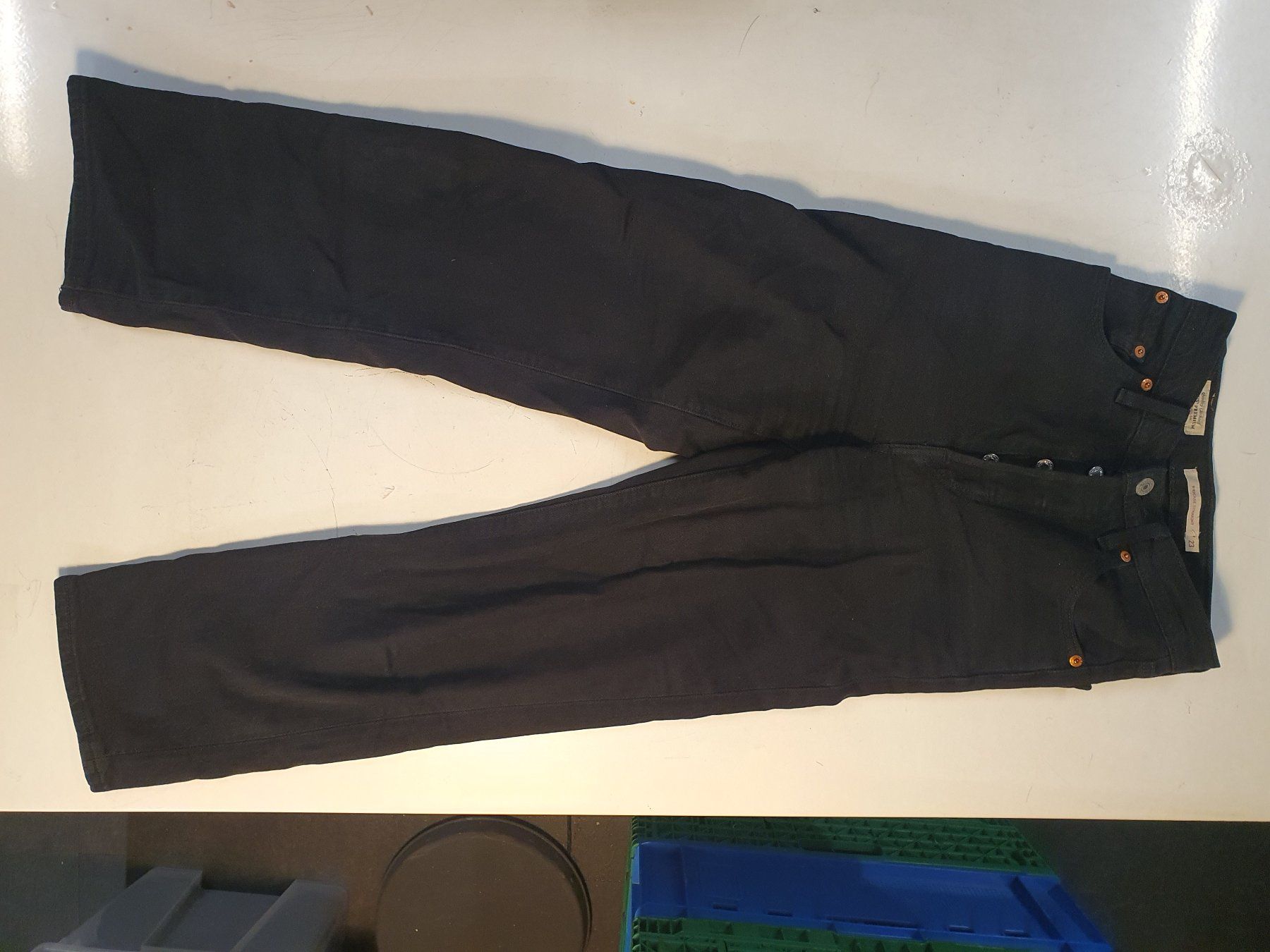 Levi's Jeans: Levis Premium Jeans schwarz grösse 23 – Usato da Zürich venduto da loosebone