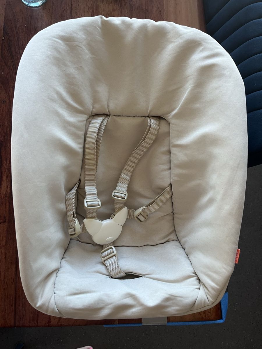 Stokke Auto-Kindersitze: Stokke babyschale – Gebraucht aus Luzern von Mangolina