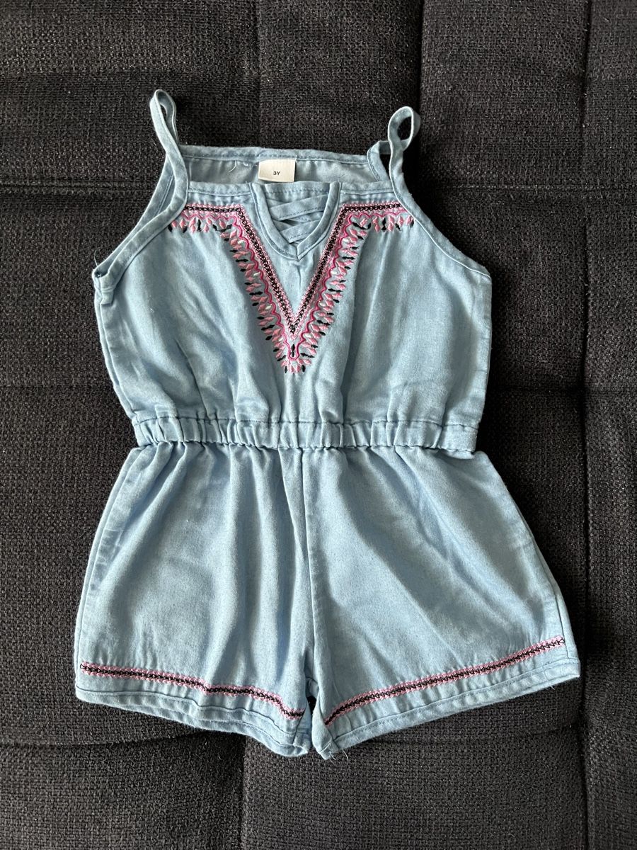 Lotti & Set di vestiti: Kleiderpaket Mädchen – Usato da Dietikon venduto da Laiijka