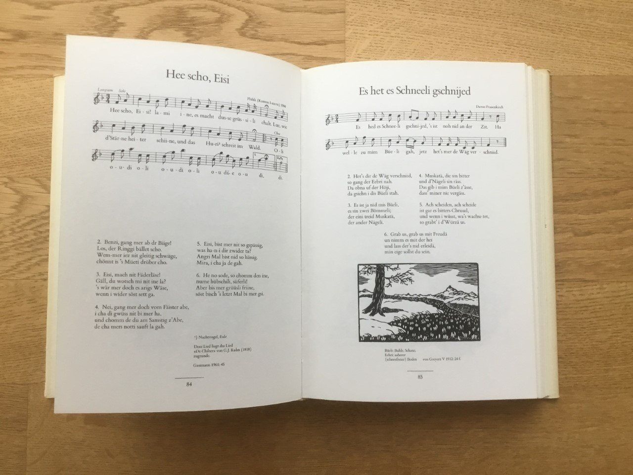 Libri: Hausbuch der Schweizer Volkslieder – Usato da Utzenstorf venduto da Markusjb 1