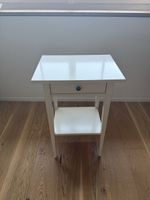 Nachttisch weiss mit Schublade und Ablage guter Zustand