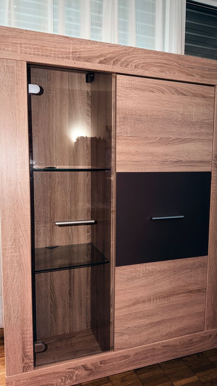 Schränke: Schrank/Vitrine mit Glas – Gebraucht aus Uster von gamergirl04 2