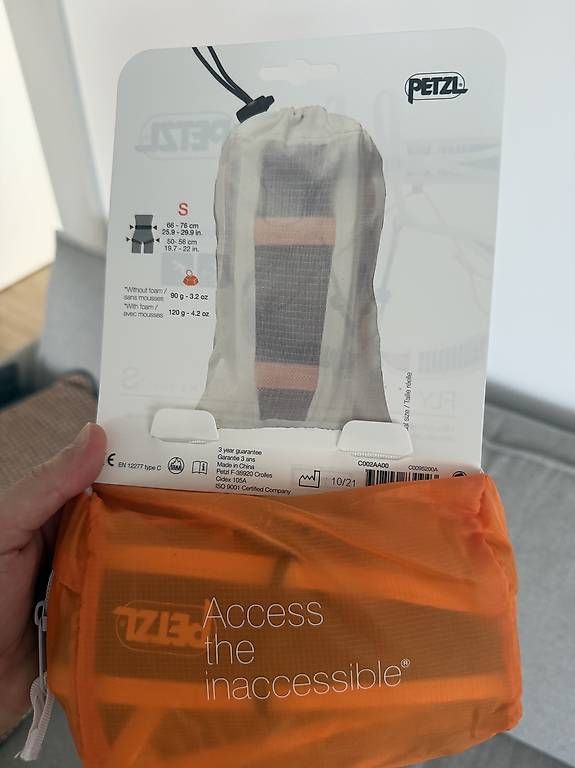 Attrezzatura da arrampicata: Petzl FLY mountaineering harness  – Usato da Zürich venduto da ann_9prk 1