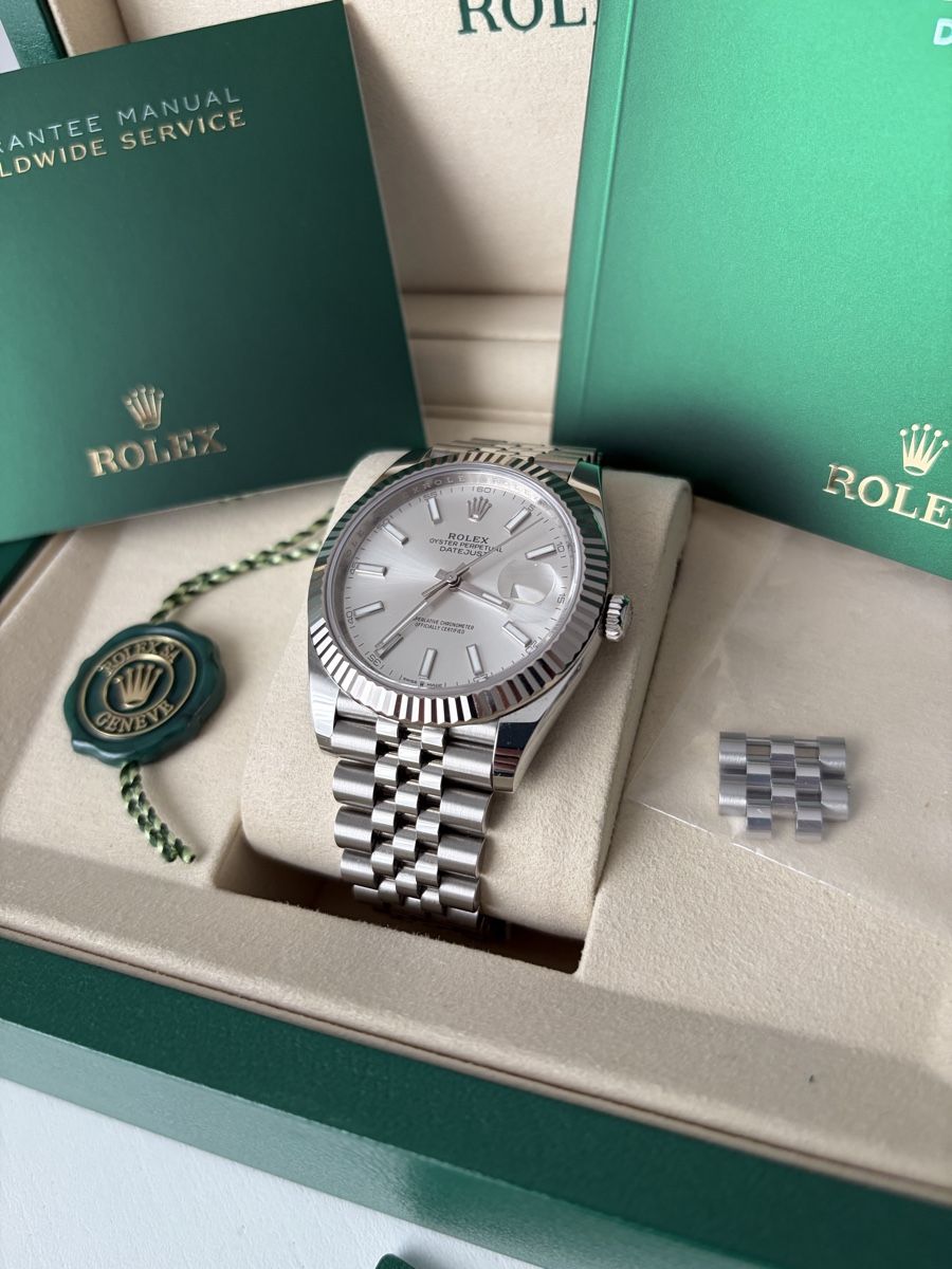 Rolex Orologi: Neuwertige Rolex Datejust 41 Silver 2025 – Nuovo (secondo la descrizione) da Zürich venduto da masako