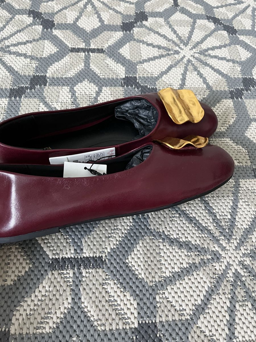 Zara Damenschuhe: Elegante Lederballets – Neu und originalverpackt aus Allschwil von eyl_bb8q 1