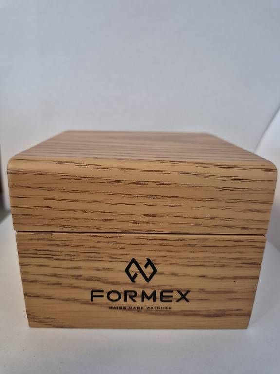 Montres: Formex REEF AUTOMATIC GMT COSC 300M GRÜN 42 MM – D'occasion à Dornach par Schoggibaum 1