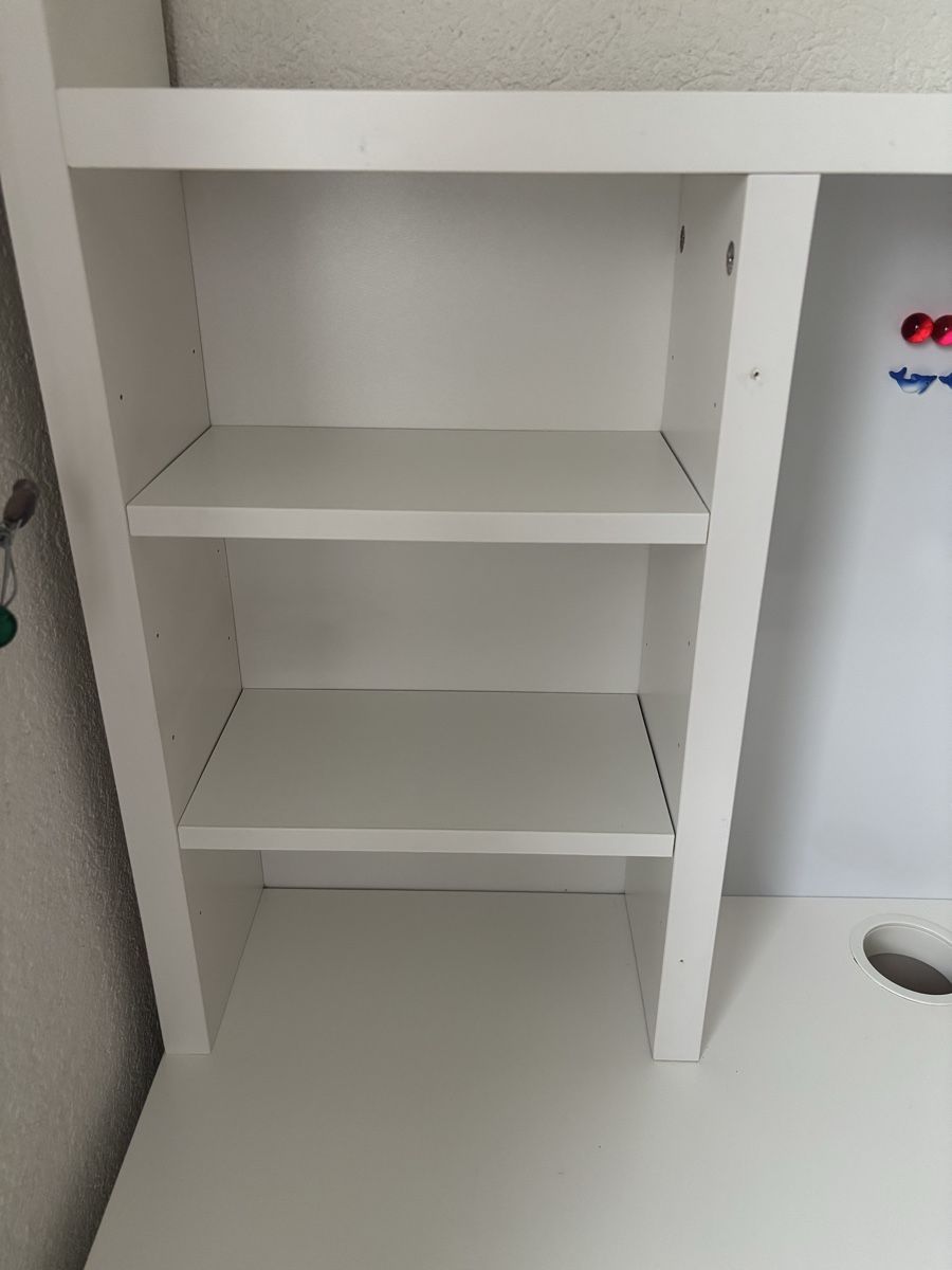 Scrivanie: MICKE Pult IKEA – Usato da Niederwangen b. Bern venduto da muidop 3