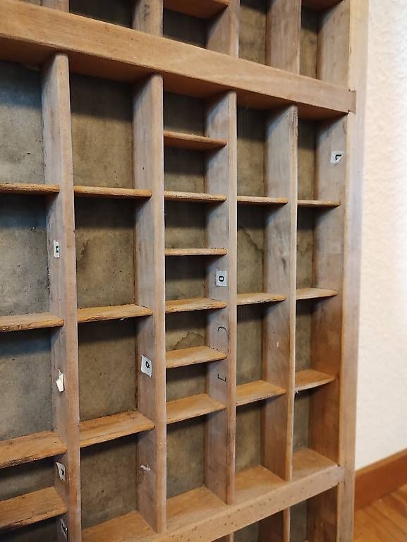 Étagères: Antiker Setzkasten – D'occasion à Fribourg par Kitty2285