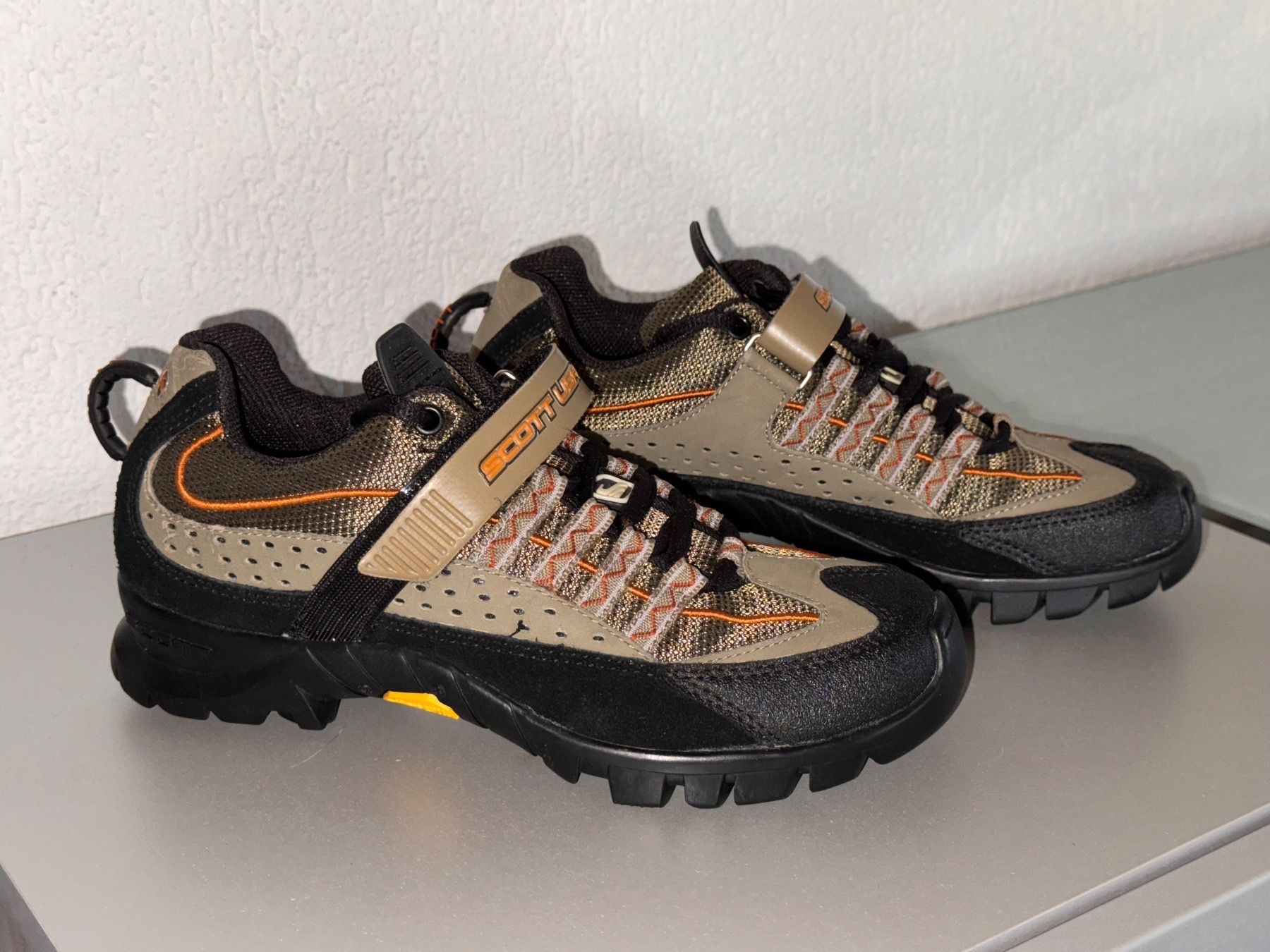 Scott Scarpe da donna: Bikeschuhe von Scott USA Gr. 38 – Usato da Grosswangen venduto da shoes.bags.and.co 1