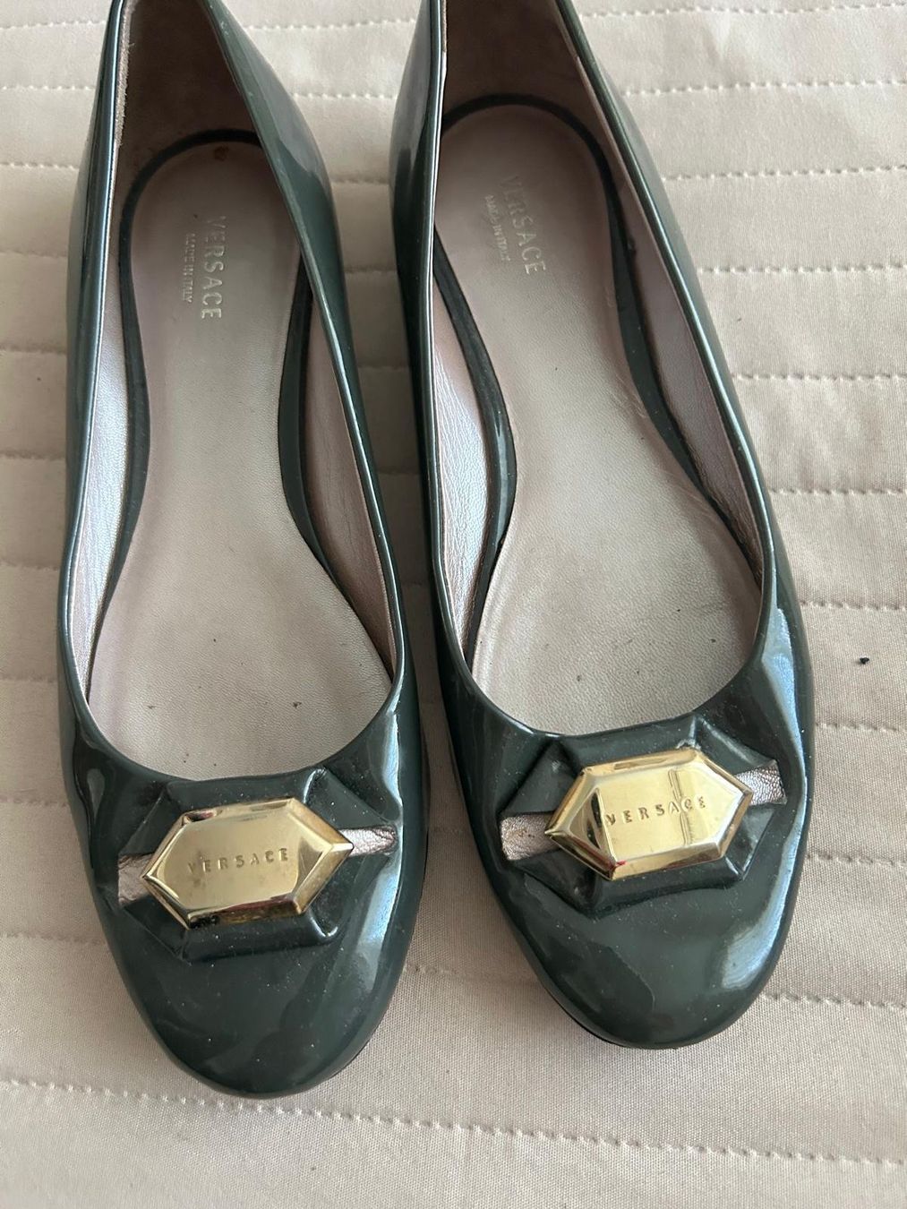 Versace Damenschuhe: Damenschuh Ballerina Versace – Gebraucht aus Zug von Kaufwas