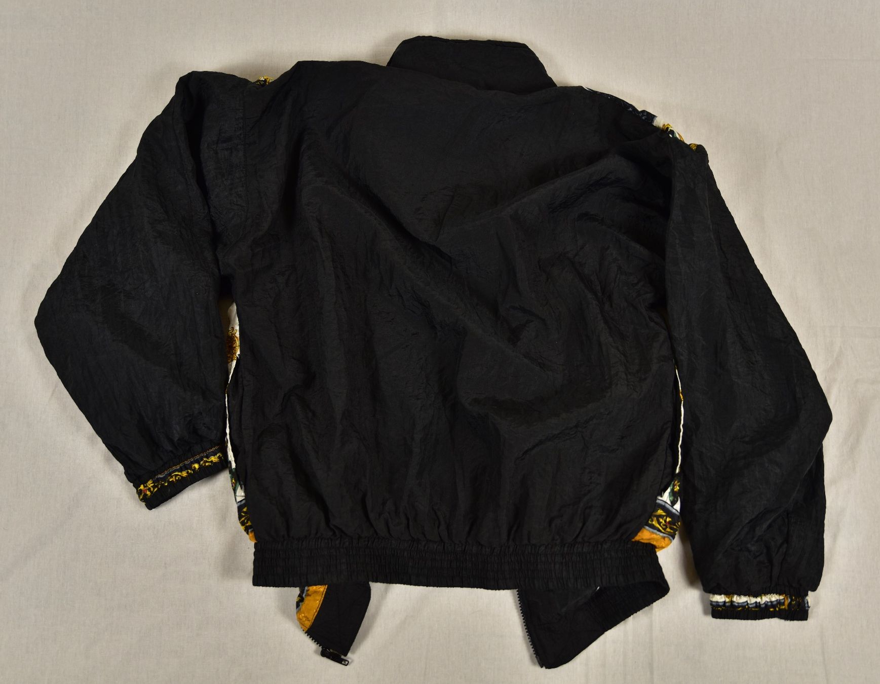 Giacche: Vintage Windbreaker – Usato da Luzern venduto da eli_b9zg 7