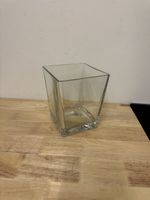 Glasvase quadratisch 18 cm hoch guter Zustand transparent