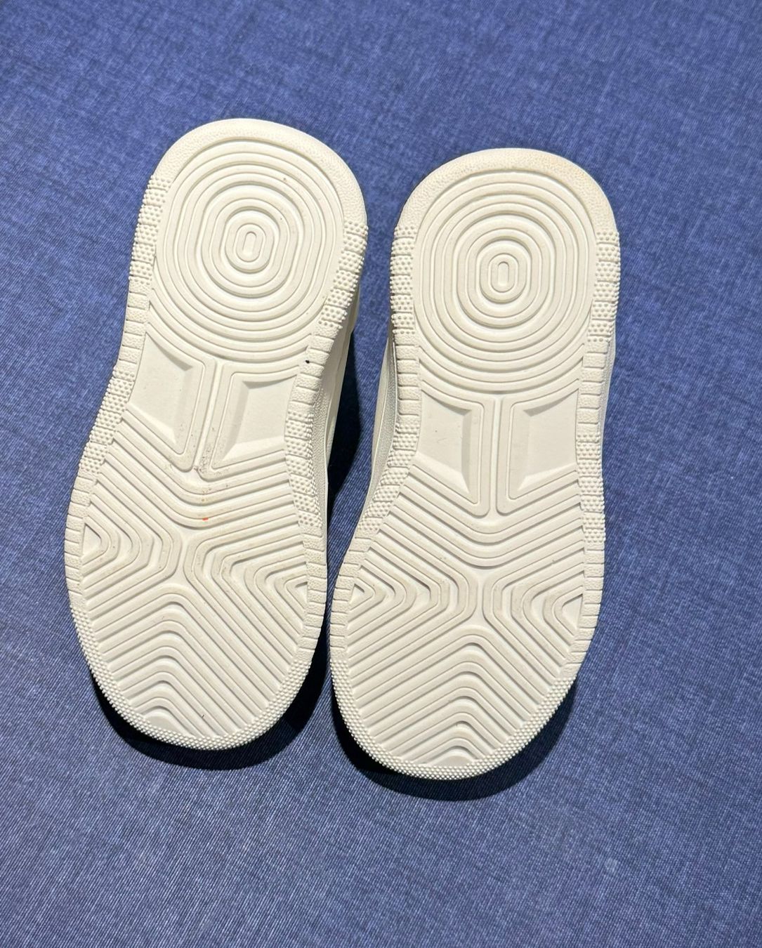 Scarpe per ragazzi: Kinderschuhe neu Gr. 27 – Nuovo (secondo la descrizione) da Horgen venduto da 4955 2