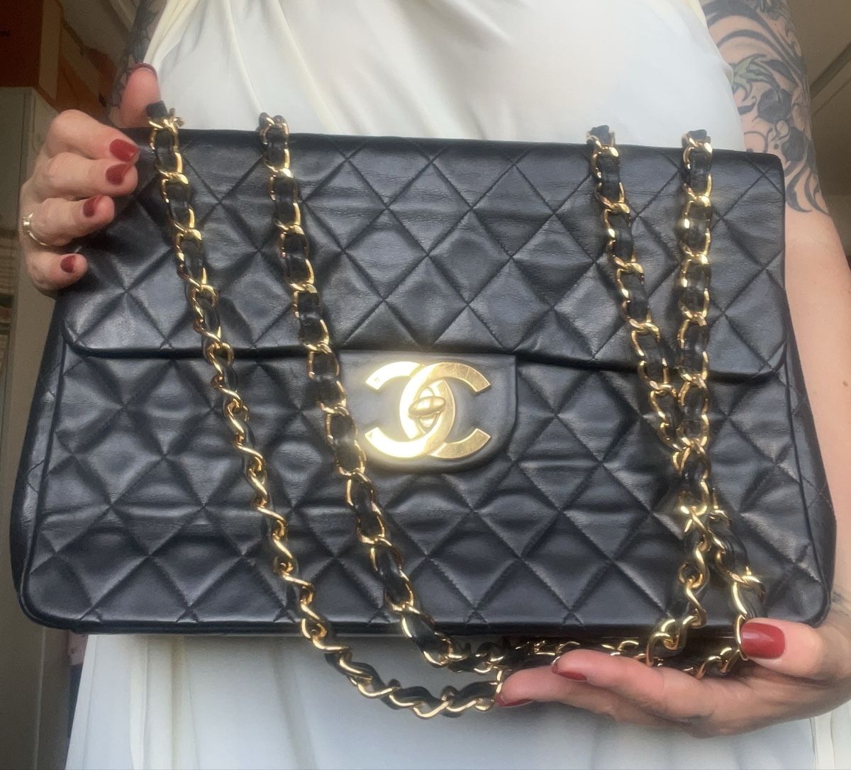 Chanel Sacs femmes: Schwarze Chanel Classic Maxi – D'occasion à Hochdorf par Forestgreen