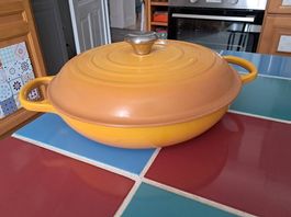 Le Creuset  Cocotte basse en fonte émaillée jaune
