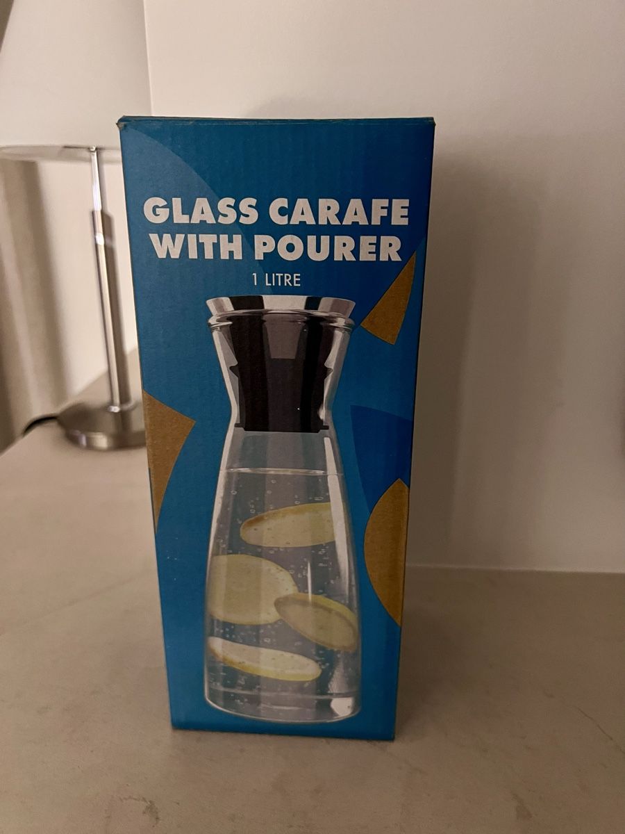 Carafes: Glaskaraffe mit Ausgiesser 1 Liter neu – Neuf avec emballage d'origine à Rüschlikon par sweet_76