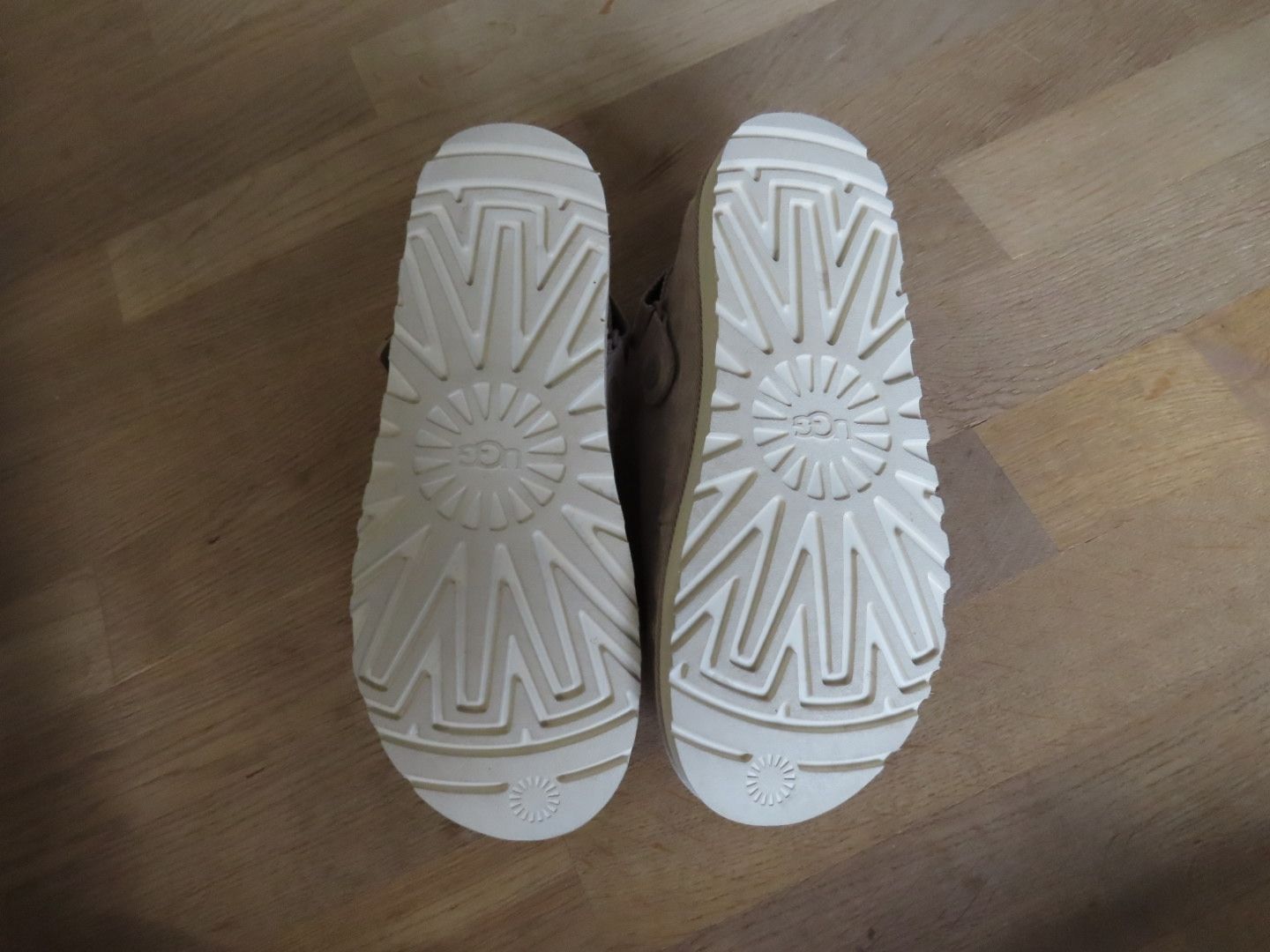 Ugg Chaussures hommes: UGG Goldenstar Grösse 40 – Neuf (Voir description) à Davos Platz par Amtam 3