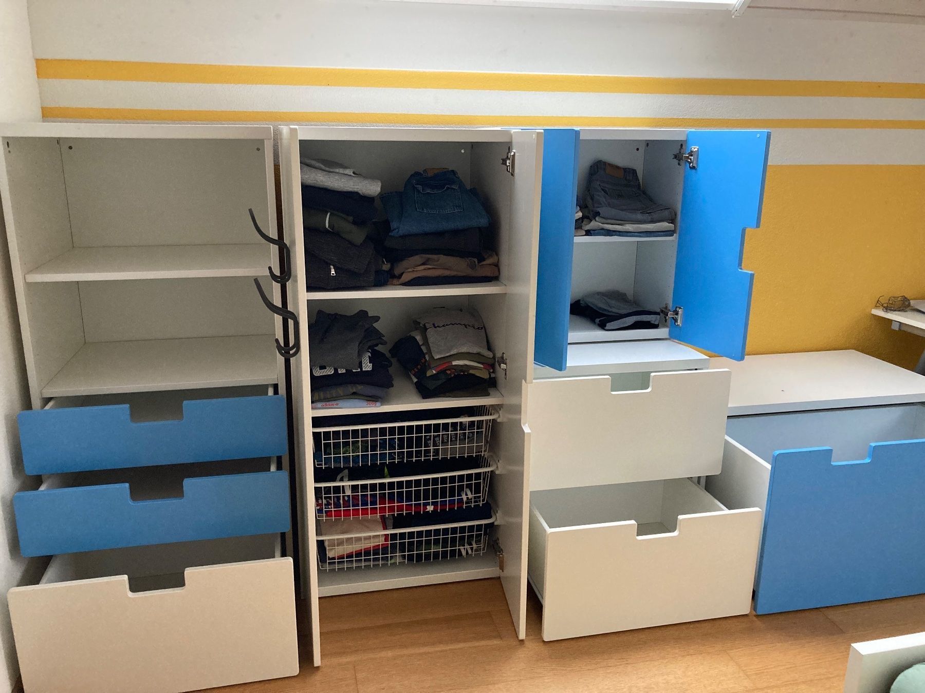 Ikea Armoires: IKEA Kinderkleiderschrank – D'occasion à Rothrist par Ruffy666 2