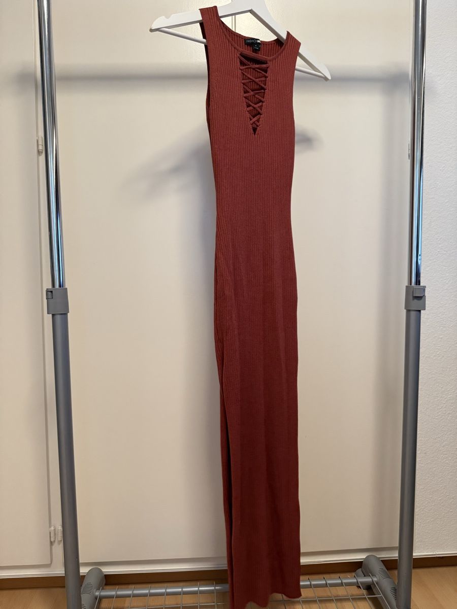 Vestiti: Maxikleid mit Schlitz, Gr. S – Usato da Thun venduto da tat_zb9b