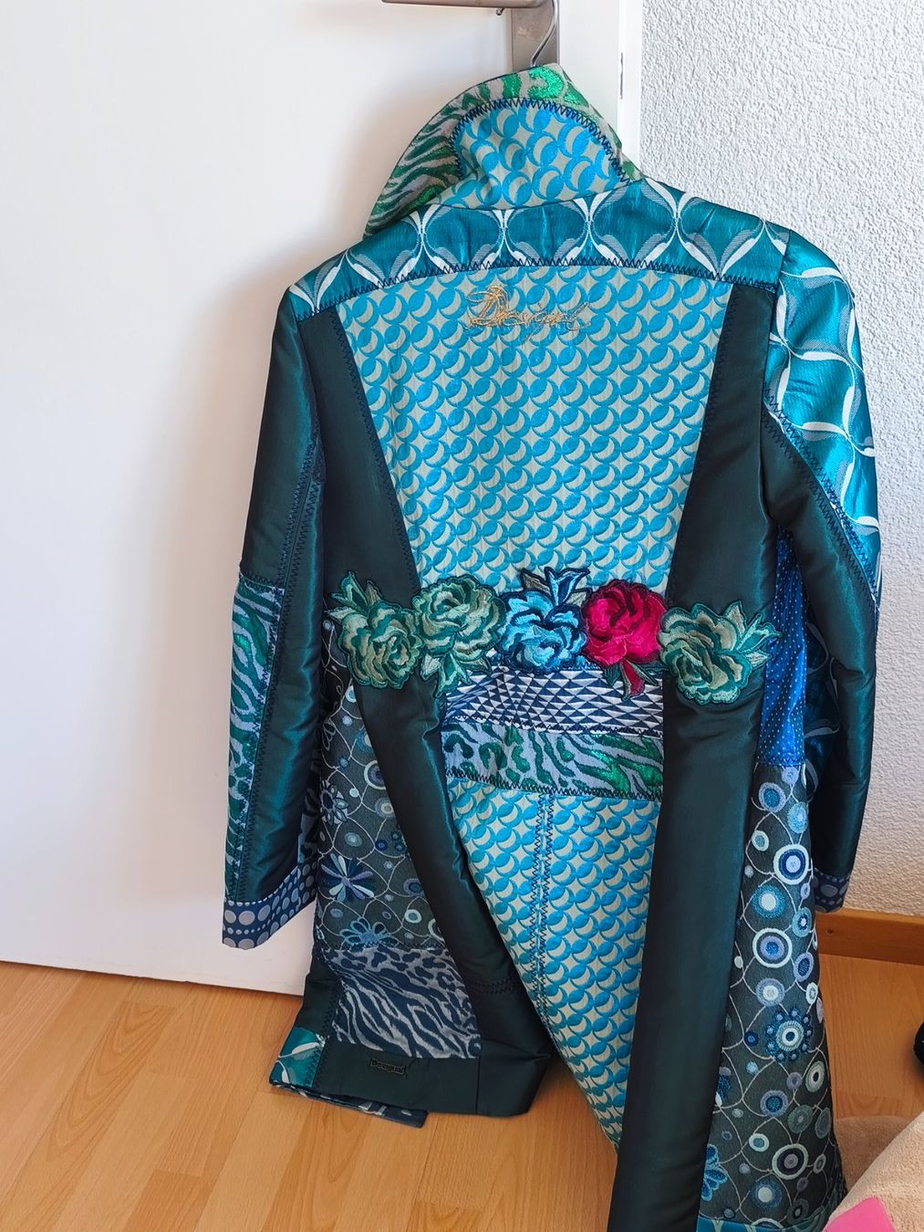 Desigual Cappotti: Desigual Mantel 38 Damen – Usato da Grenchen venduto da pristavu_mihnea 2