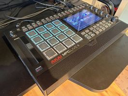 Akai MPC Live 3 mit zusätzlich 512GB SSD