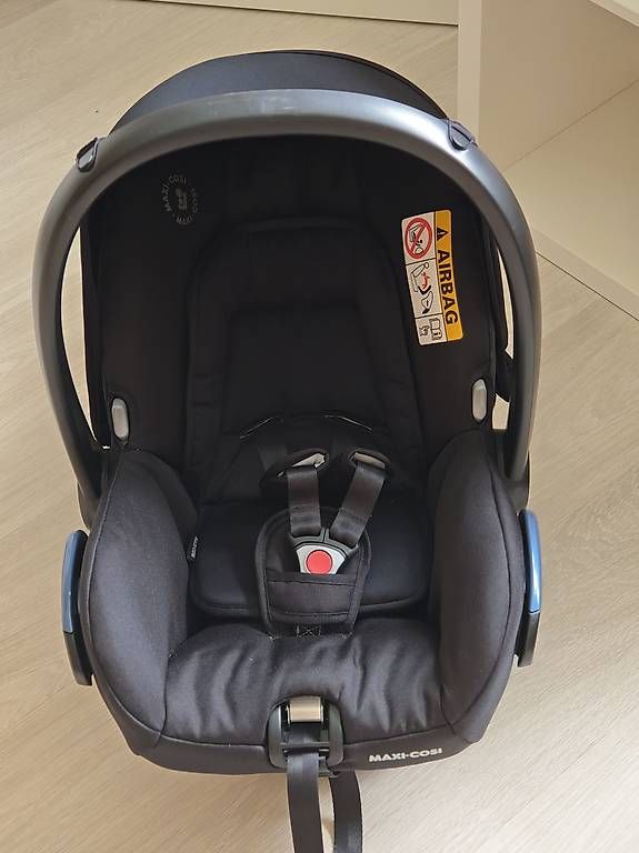 Seggiolini per auto: Maxi Cosi Babyschale  – Usato da Chur venduto da cap_cj27 3