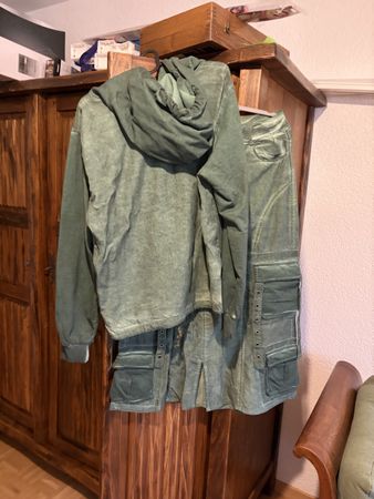 Ensemble neuf pull jupe nü vert super cool