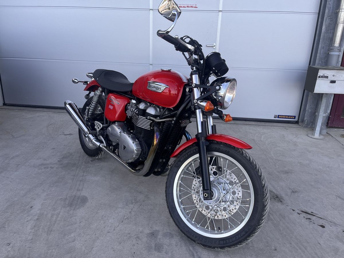 Triumph Strada: Triumph Thruxton 900 – Usato da Basadingen venduto da wabae 1