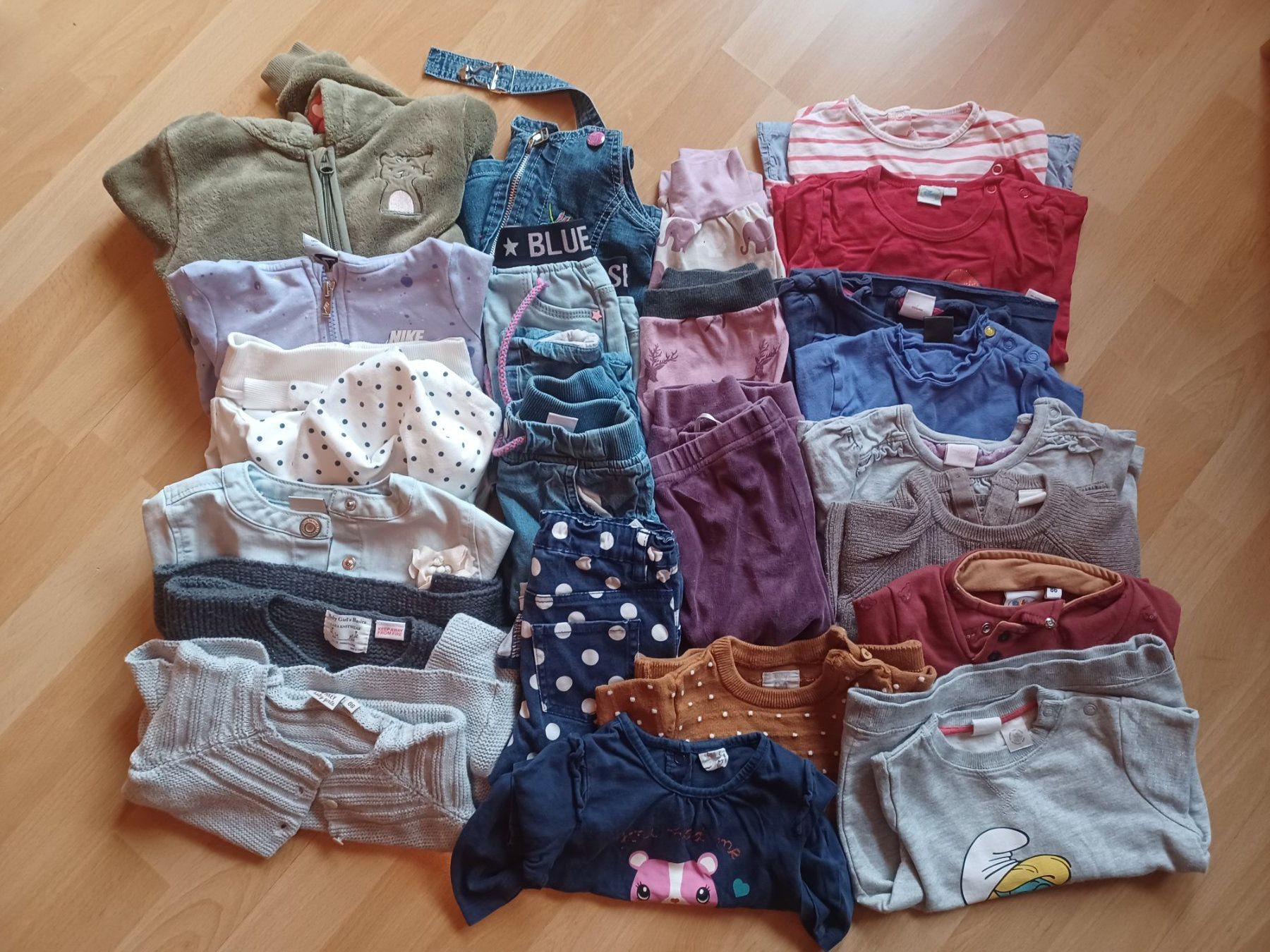 Lotti & Set di vestiti: 25 teiliges Mädchen Paket 86 – Usato da Matt venduto da Remonso