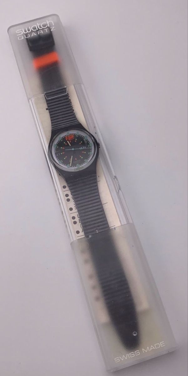 Swatch Uhren: Swatch schwarz mit Datumsanzeige mit box – Gebraucht aus Untersiggenthal von TimeandShine 2