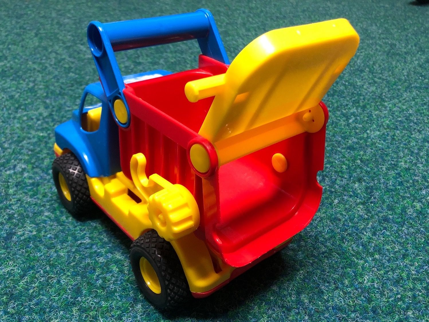 Giocattoli: Spielzeugauto Kipplaster von WADER – Usato da Zürich venduto da ka.ss 2