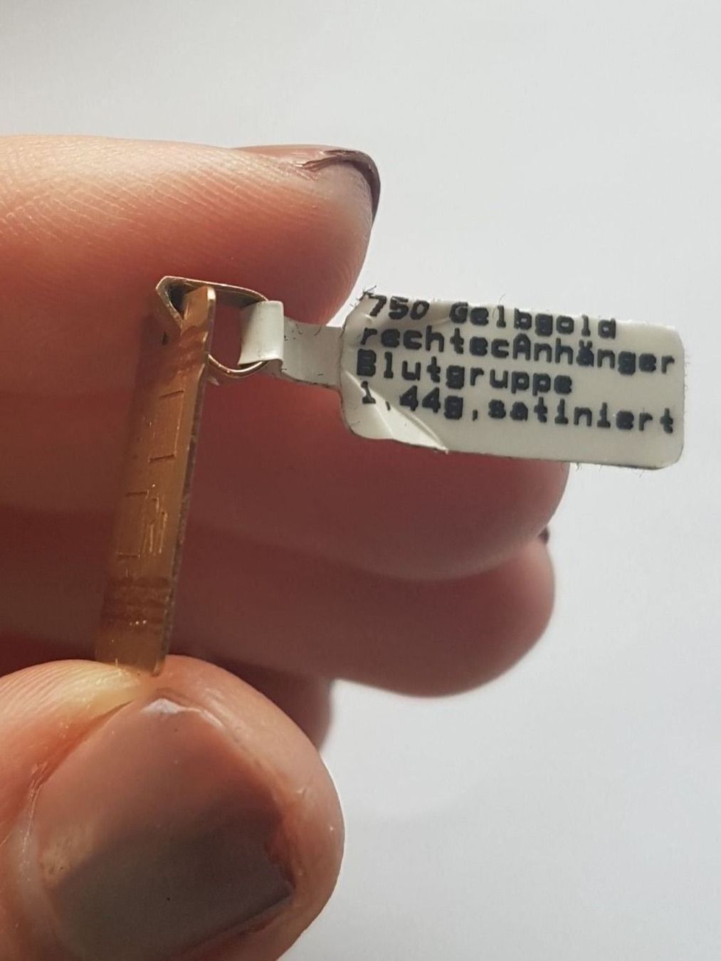 Ciondoli: Satinierter Bluttgruppen Anhänger 18Kt. – Nuovo (secondo la descrizione) da Unterägeri venduto da Altgoldschmuck 2