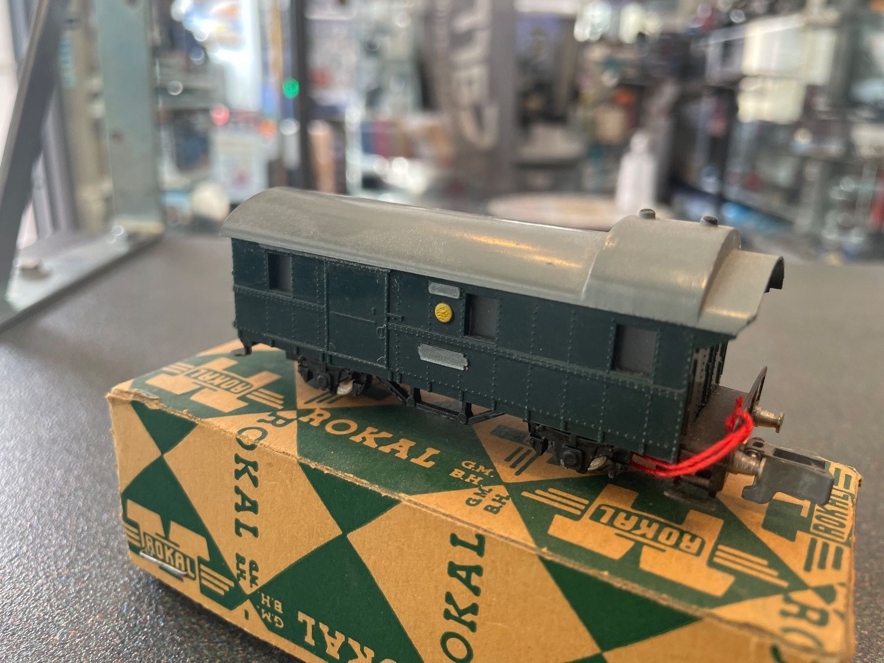 Modellini di ferrovie: Rokal TT Güterzug-Gepäckwagen – Usato da Chiasso venduto da Carrara-Modellismo 1
