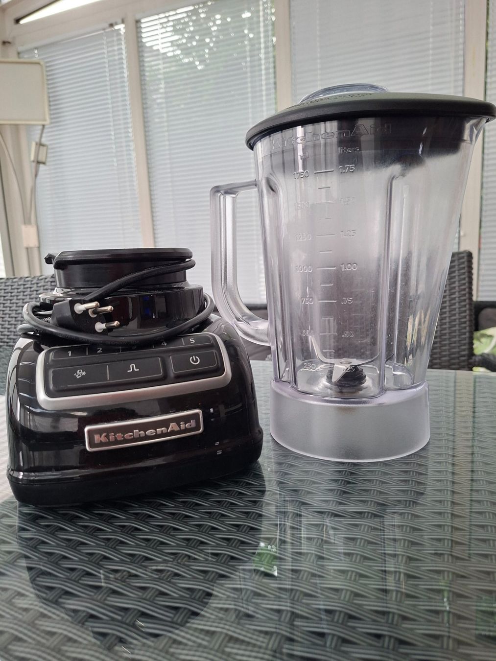 Kitchenaid Appareils de cuisine: KitchenAid Blender Modell schwarz – D'occasion à Niederweningen par gra_7npt