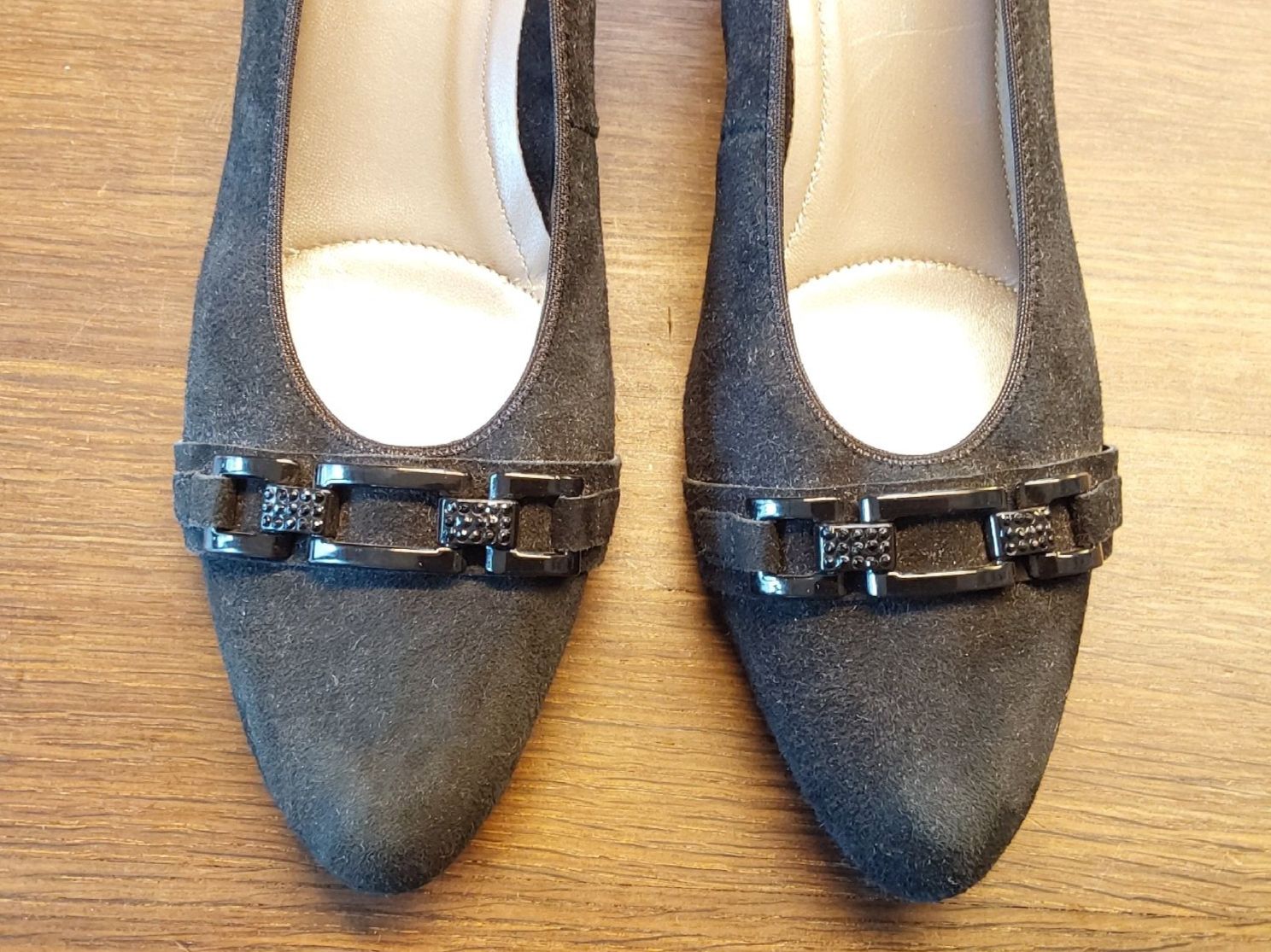 Ara Scarpe da donna: Pumps ara 39 Wildleder schwarz neu – Nuovo (secondo la descrizione) da Köniz venduto da scopello12