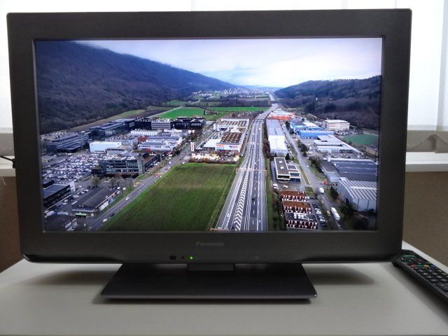 Panasonic Televisori: Panasonic TV  TX-L24 C3 ES – Usato da Affoltern am Albis venduto da Sennrtv 1
