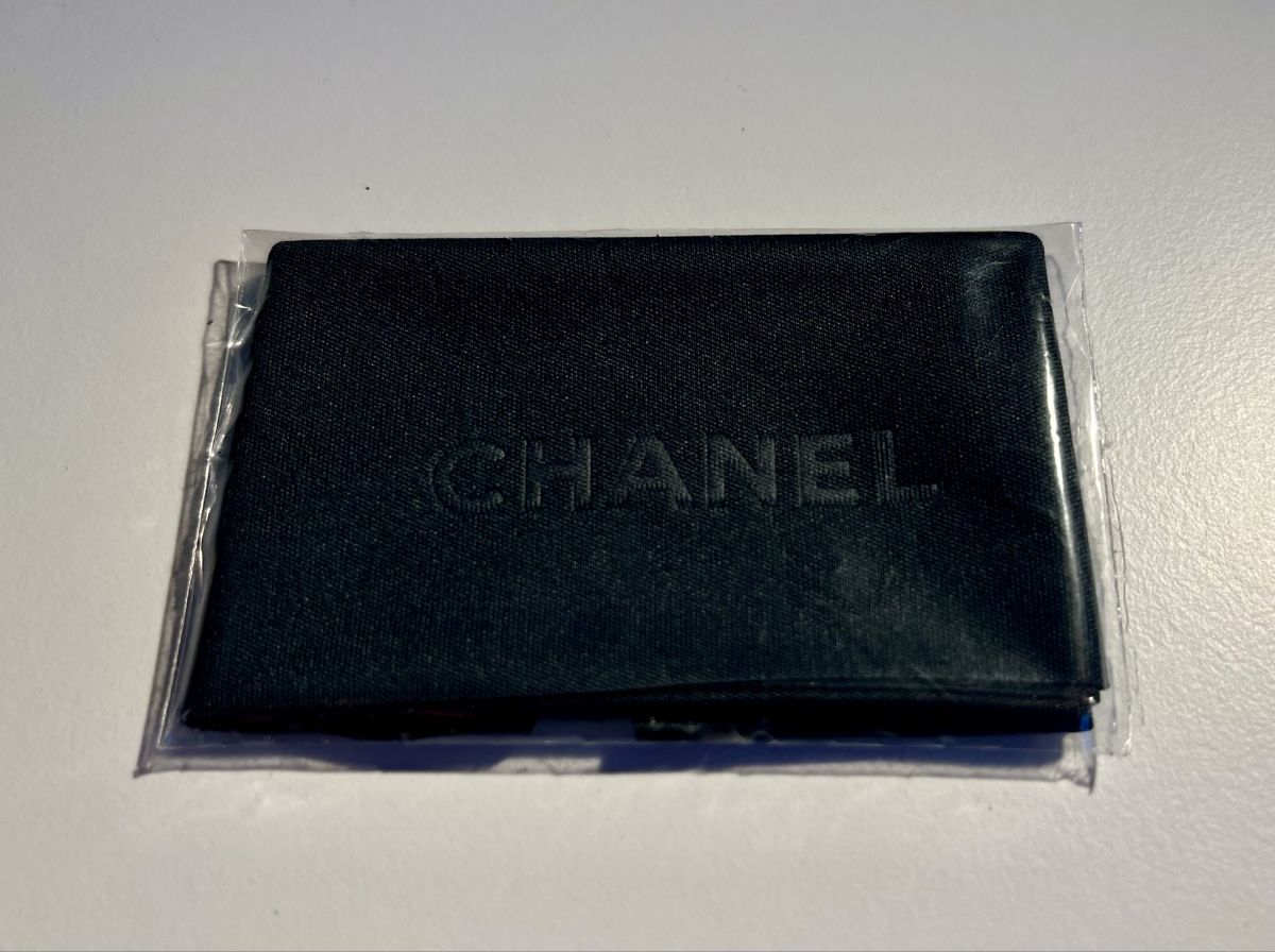 Chanel Lunettes & Verres: Chanel Brillenputztuch – Neuf avec emballage d'origine à Steinmaur par Poleni