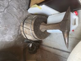 Enclume de forgeron avec socle en bois état d'occasion