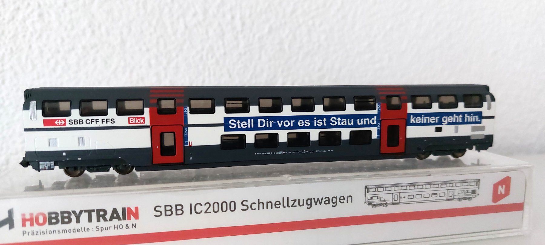 Hobbytrain Modellini di ferrovie: Hobbytrain SBB IC2000 2.Klasse " Stauwagen " – Nuovo (secondo la descrizione) da Biberist venduto da Ntrains 1