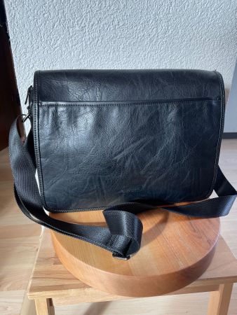 Umhängetasche, echt Leder, schwarz, neu von Blue Smith