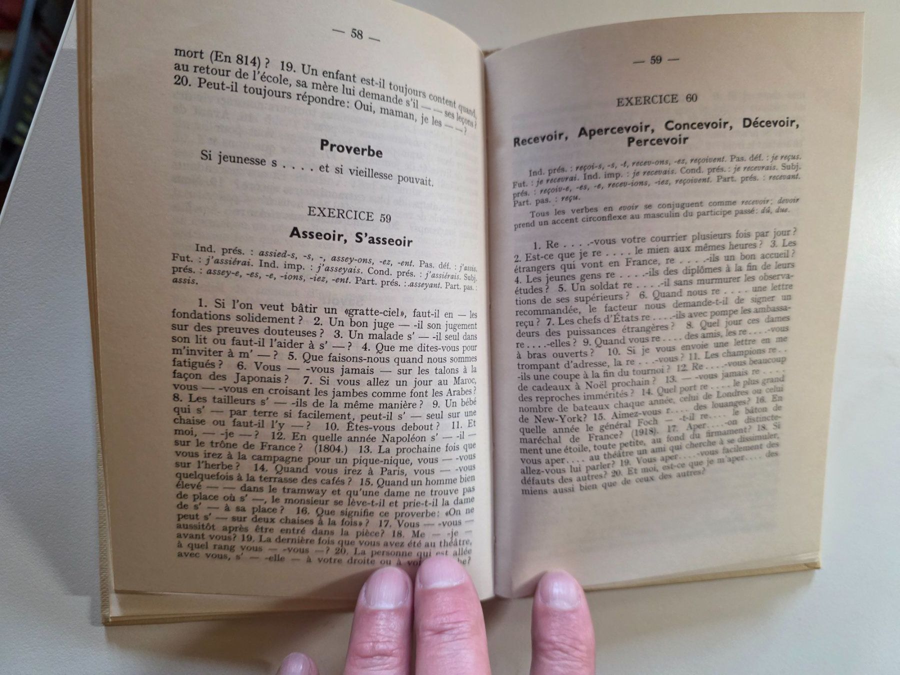 Libri: Berlitz Francais - Verbes Francais - 1969 – Usato da Walterswil BE venduto da Lonitti 4