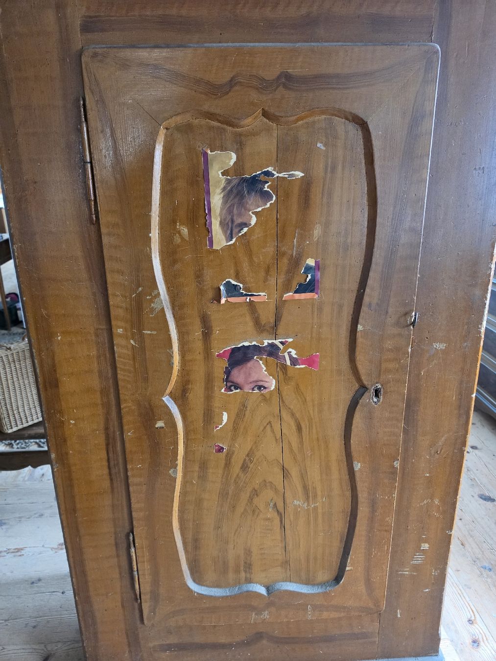Schränke: Antiker Schrank,  restaurationsbedürftig – Gebraucht aus Mettlen von elios0888 3