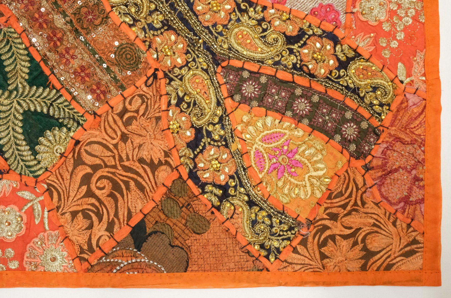 Cuscini: Bunter Kissenbezug Patchwork indisch 40x40cm – Nuovo (secondo la descrizione) da Zürich venduto da Masala-Oase 2