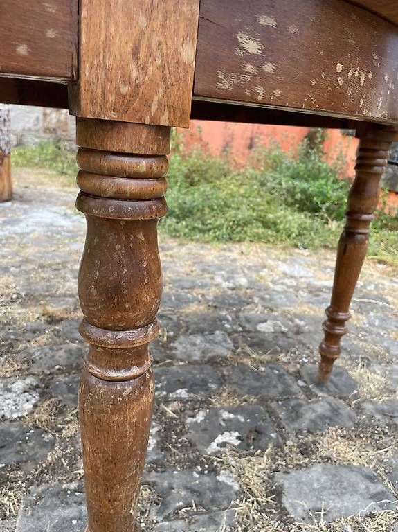 Tische: Jolie table en bois ovale – Gebraucht aus Vevey von ohzut 2