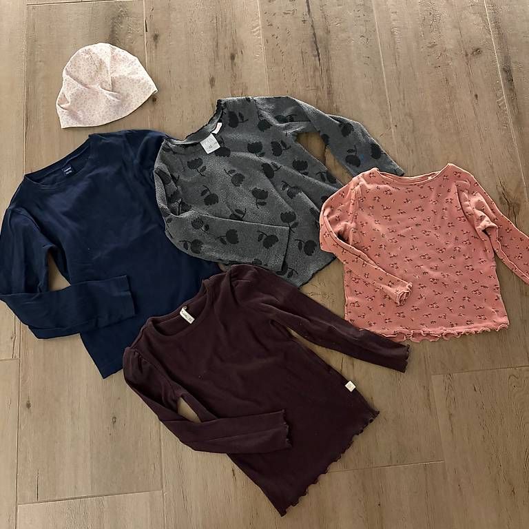 Lotti & Set di vestiti: Mädchenkleider/ Kinderkleider 104 / 110 – Usato da Uzwil venduto da tigi6 1