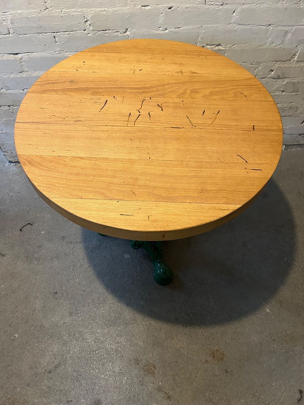 Tables: Wunderschöner Bistrotisch 70cm Durchmesser – D'occasion à Rorschacherberg par Svebe 8