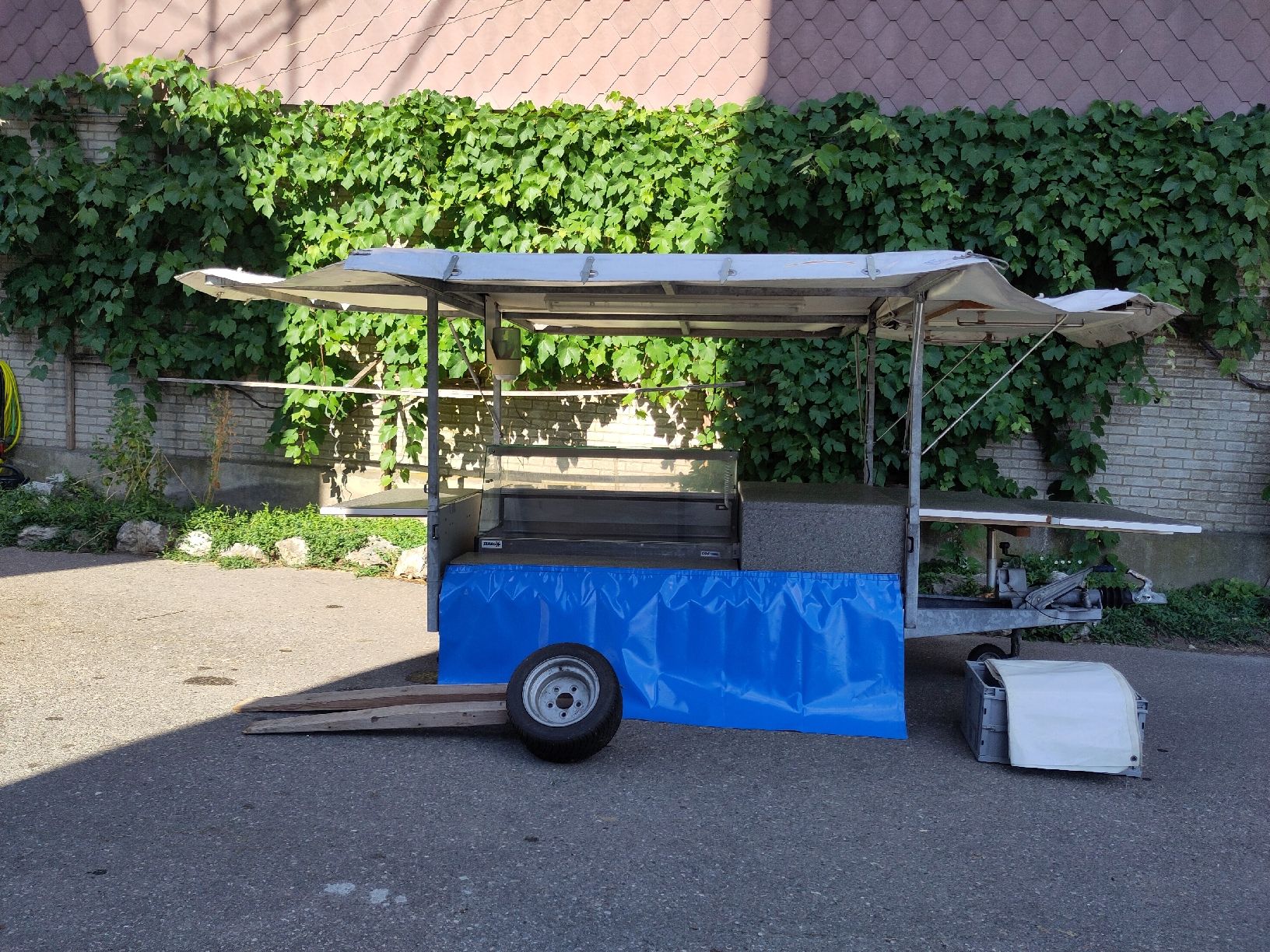 Sonstiges für Firmenanlässe & Parties: Markt-Anhänger mit Kühlung – Gebraucht aus Rothrist von Kayra-90